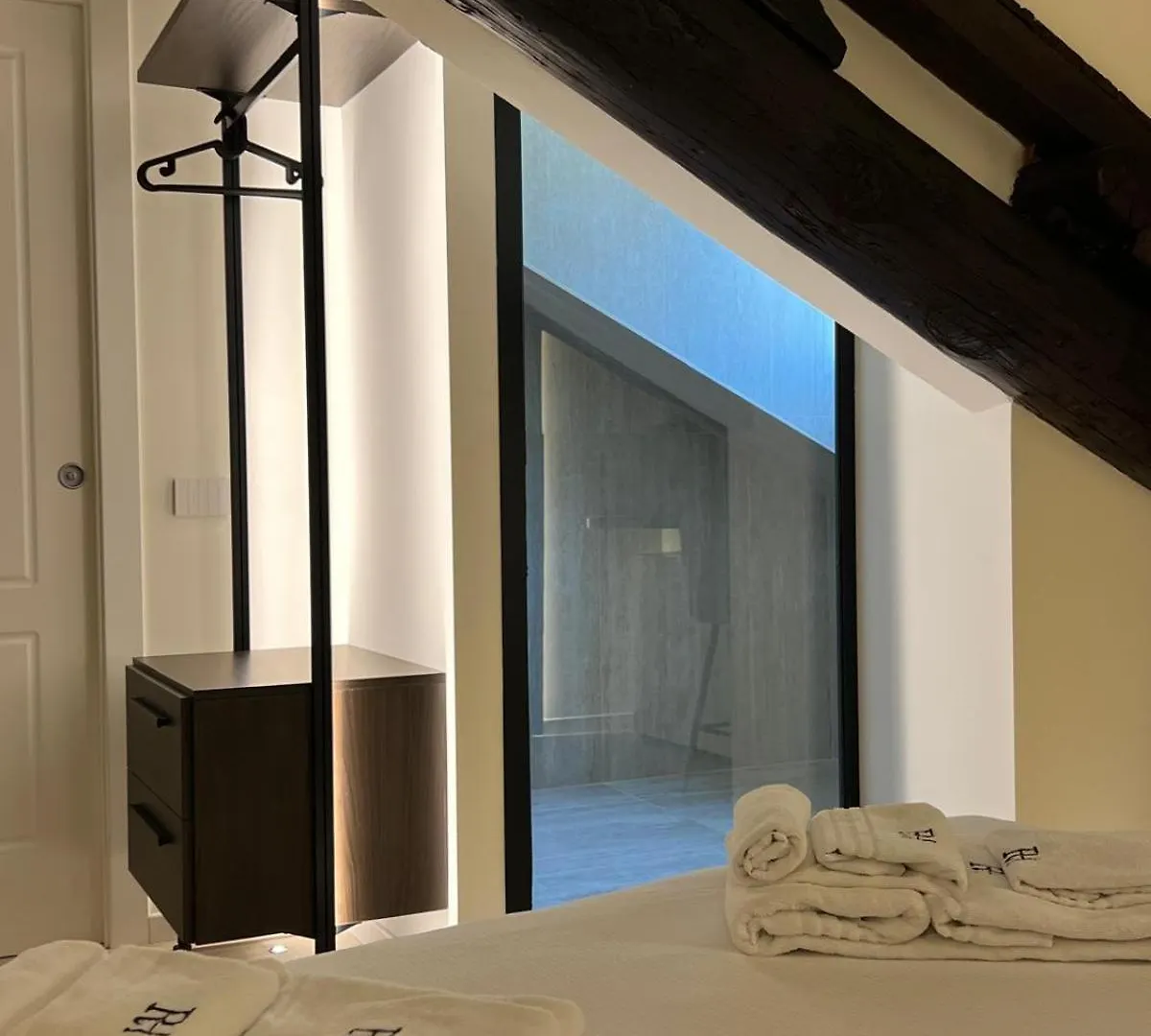 Brera Prestige Apartment Near Duomo Milan