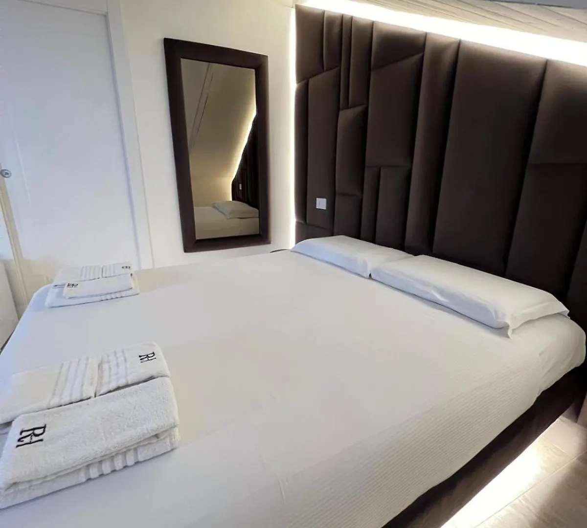 Brera Prestige Apartment Near Duomo Milan